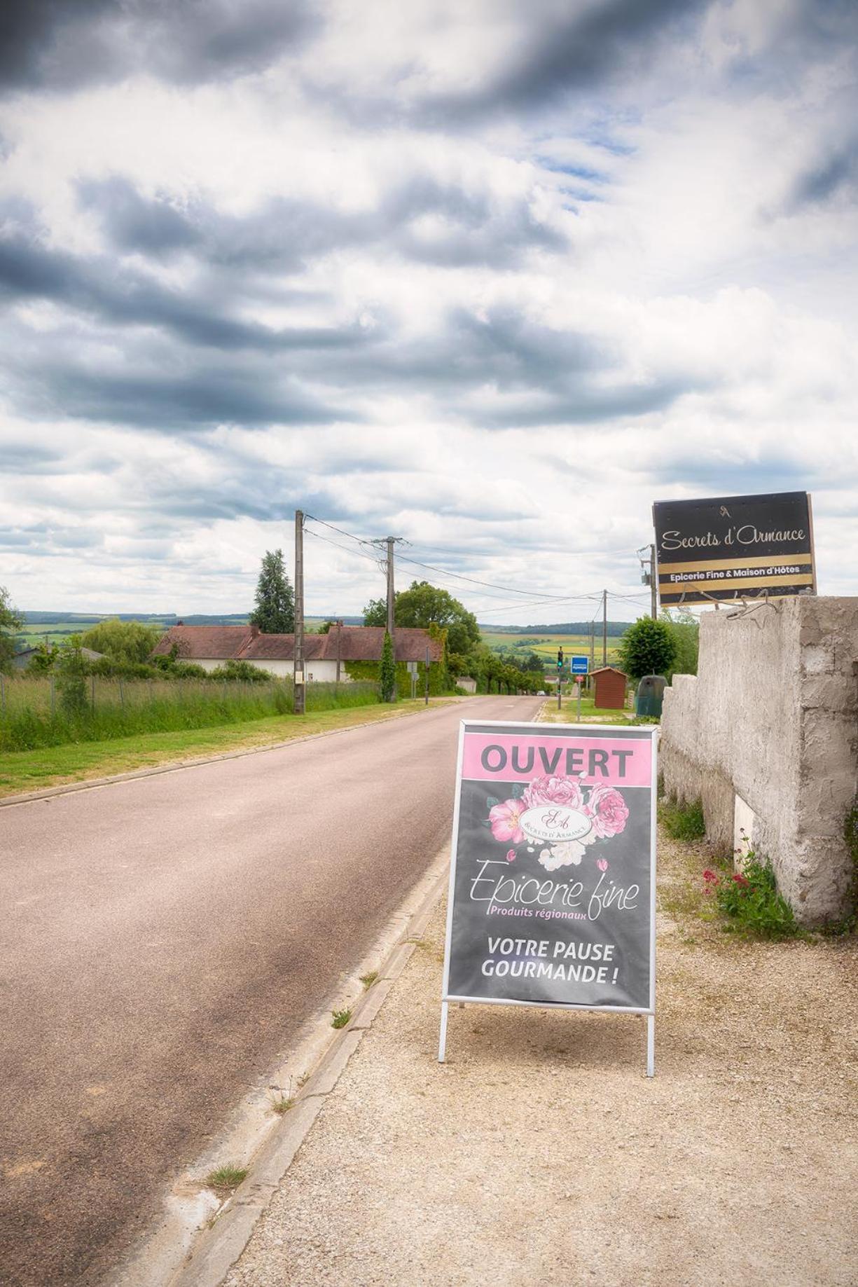 Gite De Charme, Grand Confort Marolles-sous-Lignieres Екстериор снимка